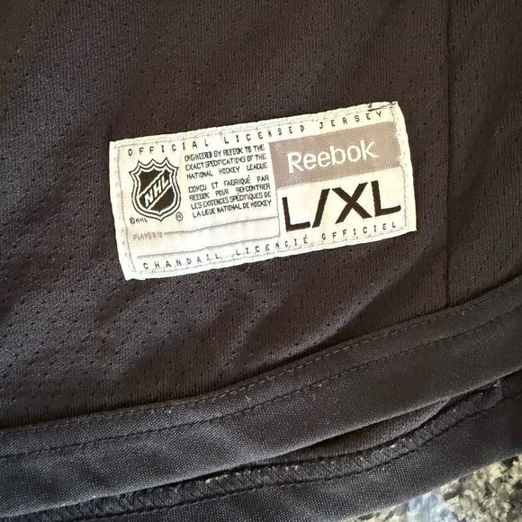 Youth L/XL Bruins Walking Bear Reebok Hockey Jersey - Picture 4 of 5